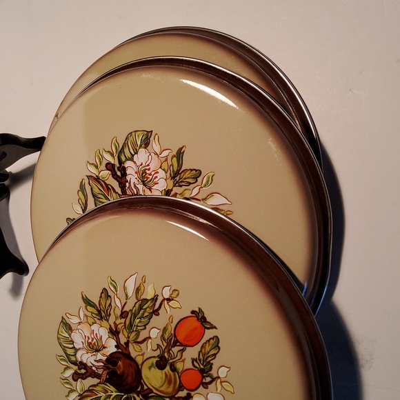 Vintage USA Goodwood style Spice of life enamel burner covers. - Picture 12 of 12